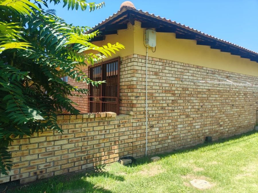 2 Bedroom Property for Sale in Vaalpark Free State